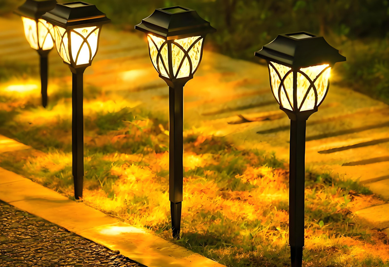 Солнечные садовые светильники (для газонов)